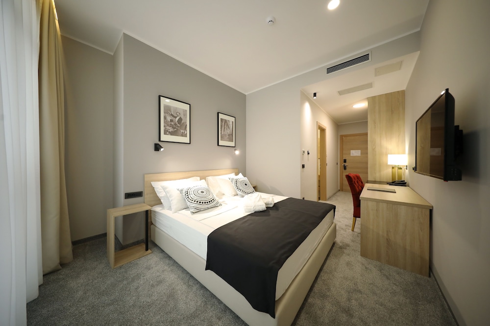 Teatro Verdi Hotel 13/48