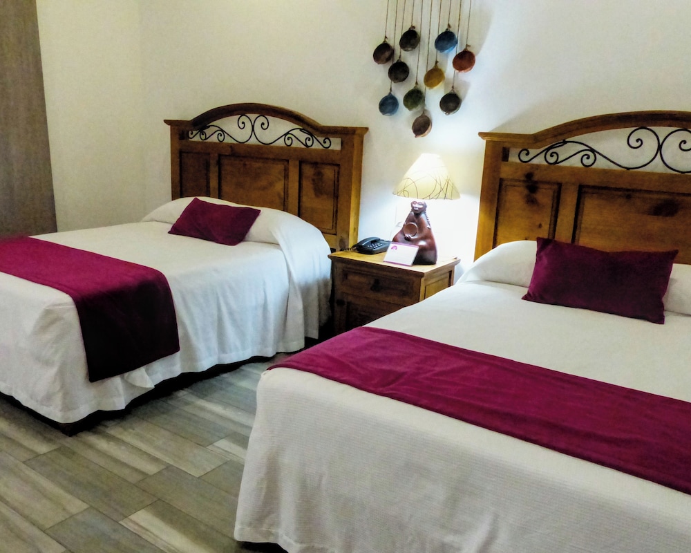 Deluxe, 2 Double Beds, Pool Side