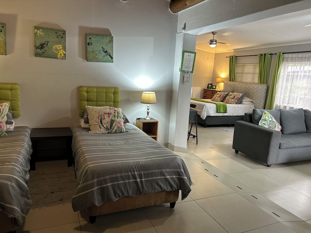 Comfort, Studio, Apartment, Queen and Twin Beds, Valley View
