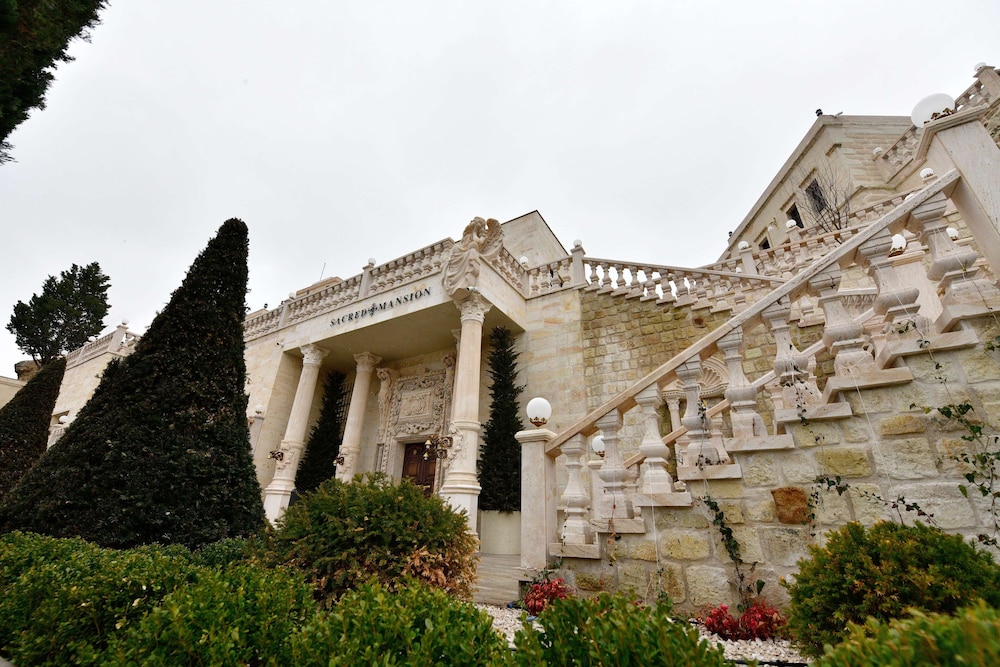 Sacred Mansion 8/58