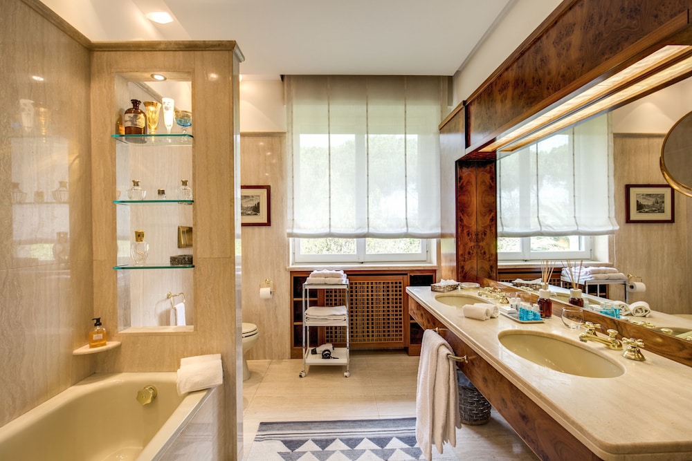 La Gaura Guest House 45/47