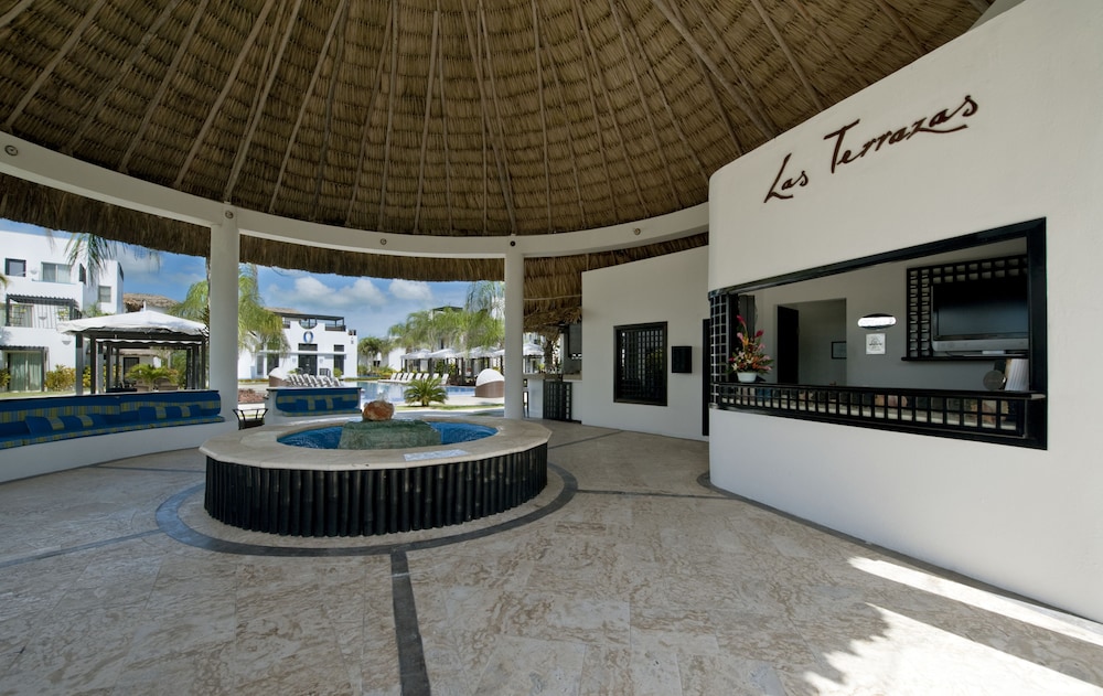Las Terrazas Resort And Residences 9/77