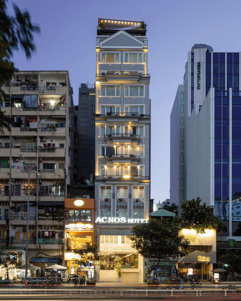 Acnos Hotel 3/50