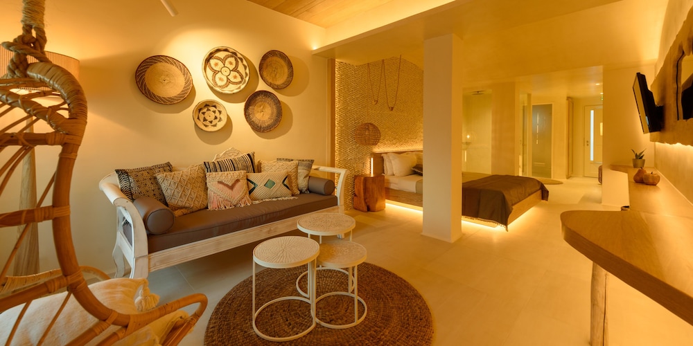 Divelia East Suites 39/48