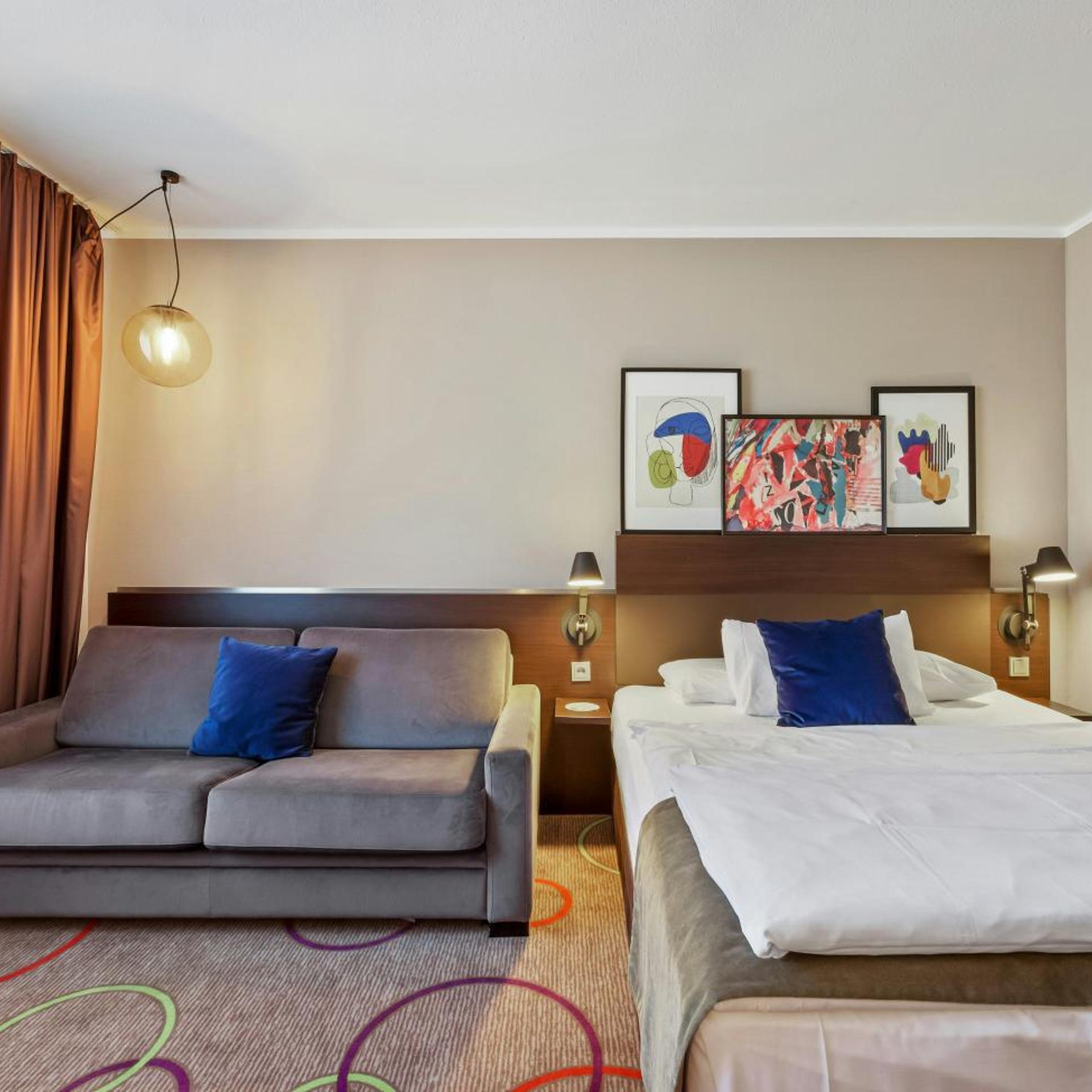 غرفة عائلية رباعية بسرير مزدوج، Leonardo Hotel Hannover Medical Park 3/4