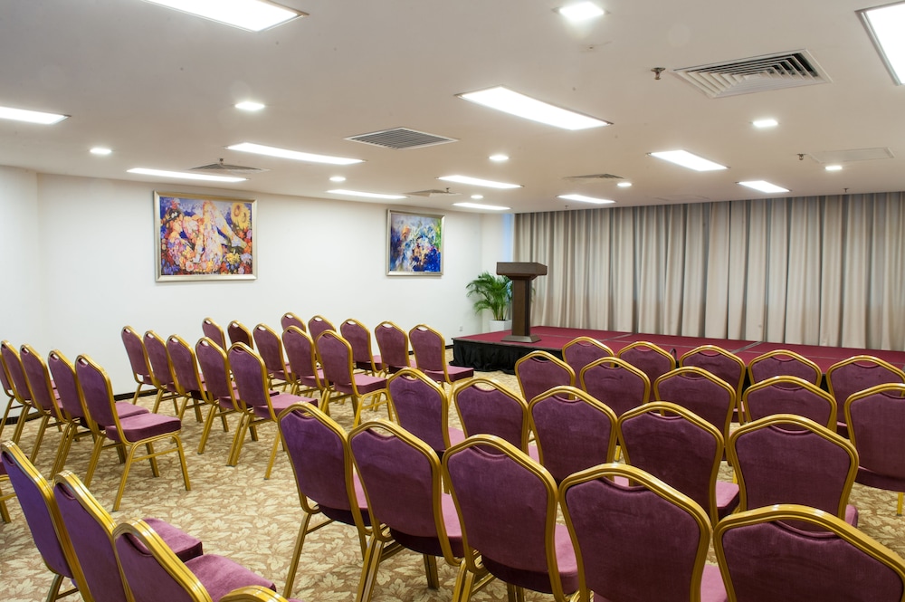 Pan Borneo Hotel Kota Kinabalu 57/66
