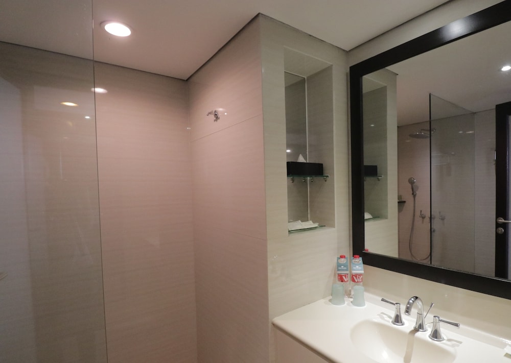 Hotel Santika Cirebon 26/28
