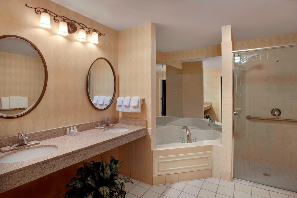Residence Inn Saratoga Springs 4/30