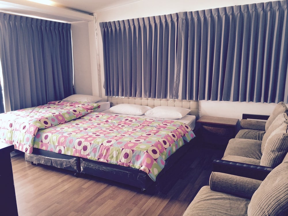 Nine Place Sukhumvit 40 7/38