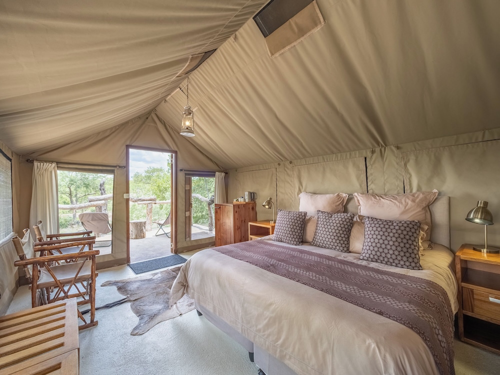 Milima Big 5 Safari Lodge 12/50