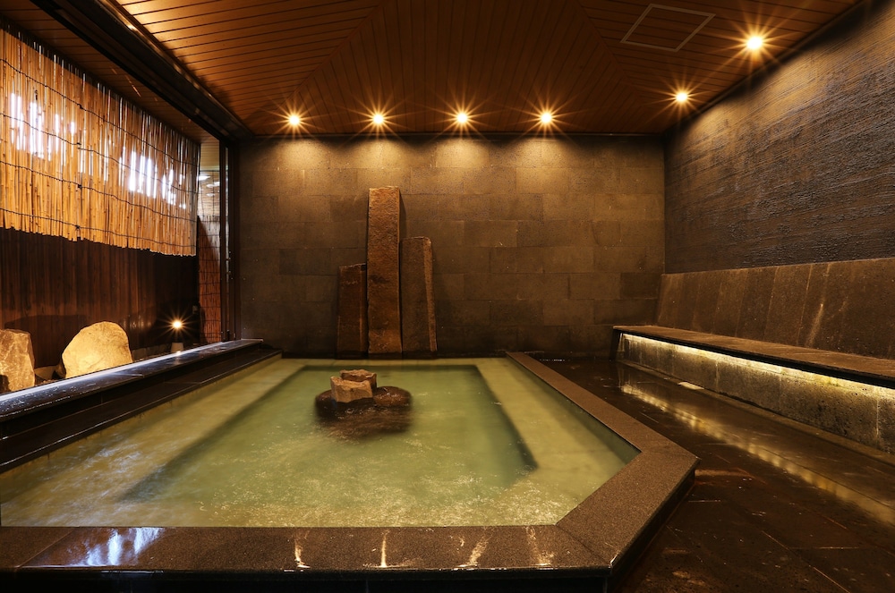 swimming pool spa