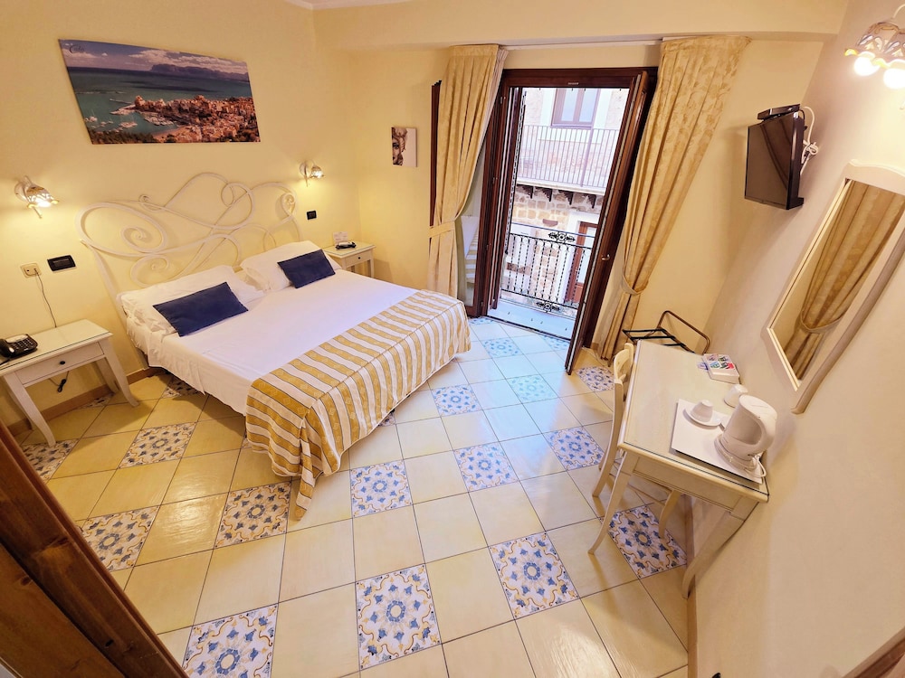 HOTEL CALA MARINA 23/72