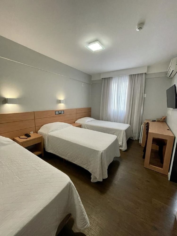 ROOM, TRIPLE