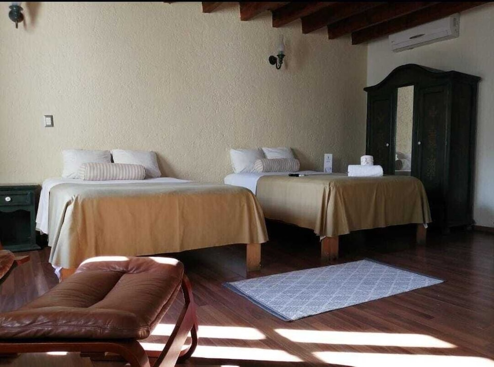 Meson de La Merced Hotel And Suites 21/38