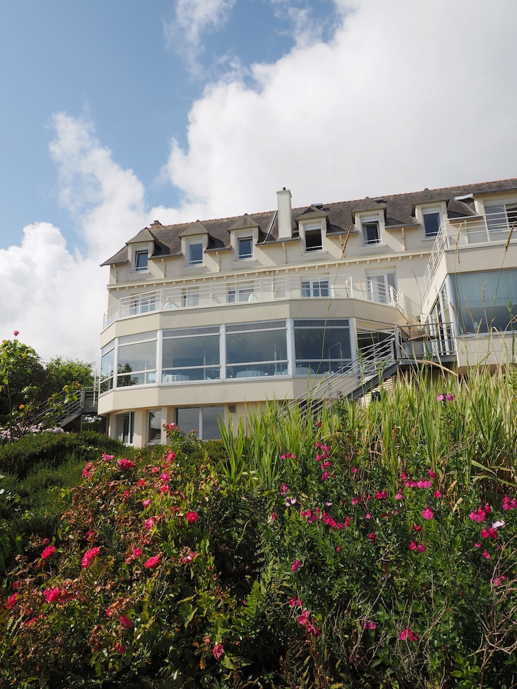 Logis Hotel De Carantec 1/33