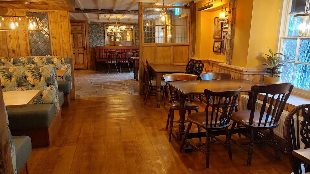 The Red Lion 50/56