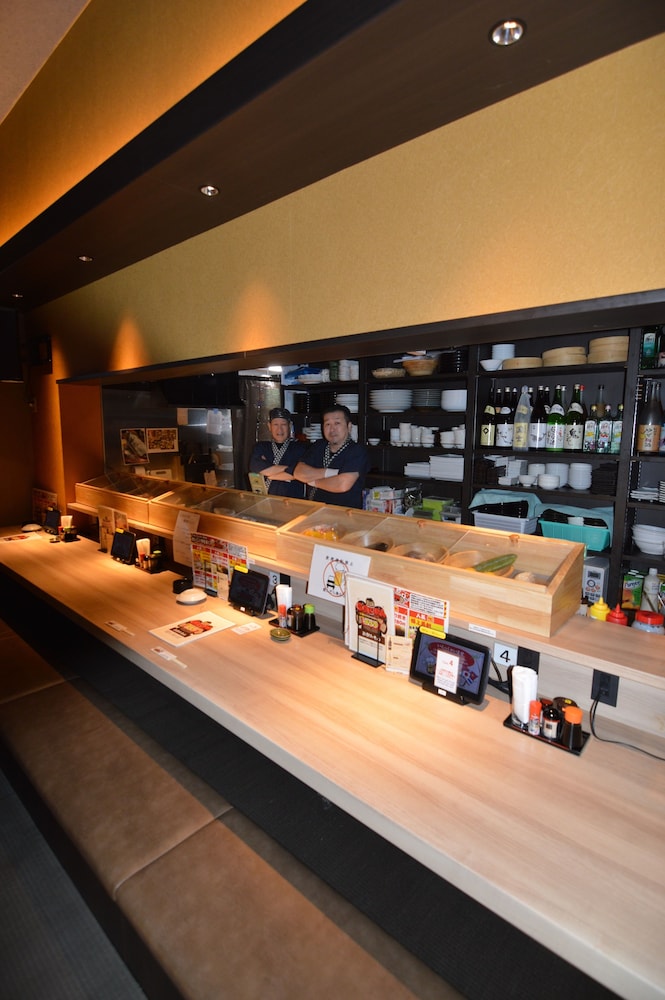 Queen's Hotel Chitose 55/58