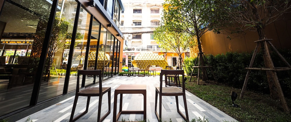 130 Hotel & Residence Bangkok 79/83
