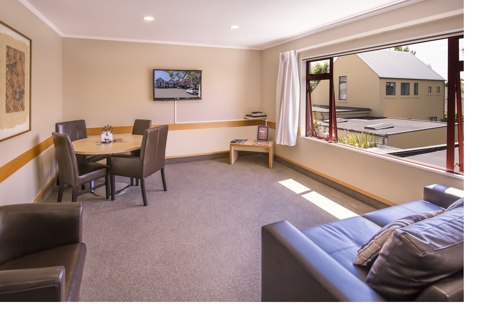 Amross Court Motor Lodge 33/50