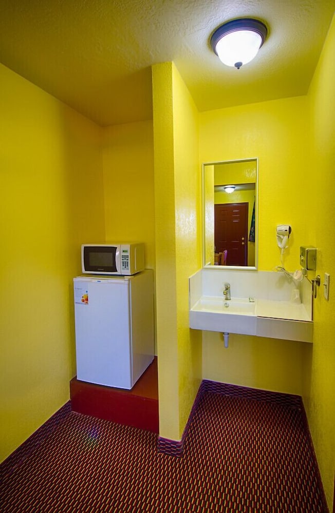 Budget Inn Motel 12/54