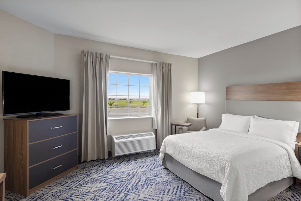Studio, Suite, Queen Bed, Accessible