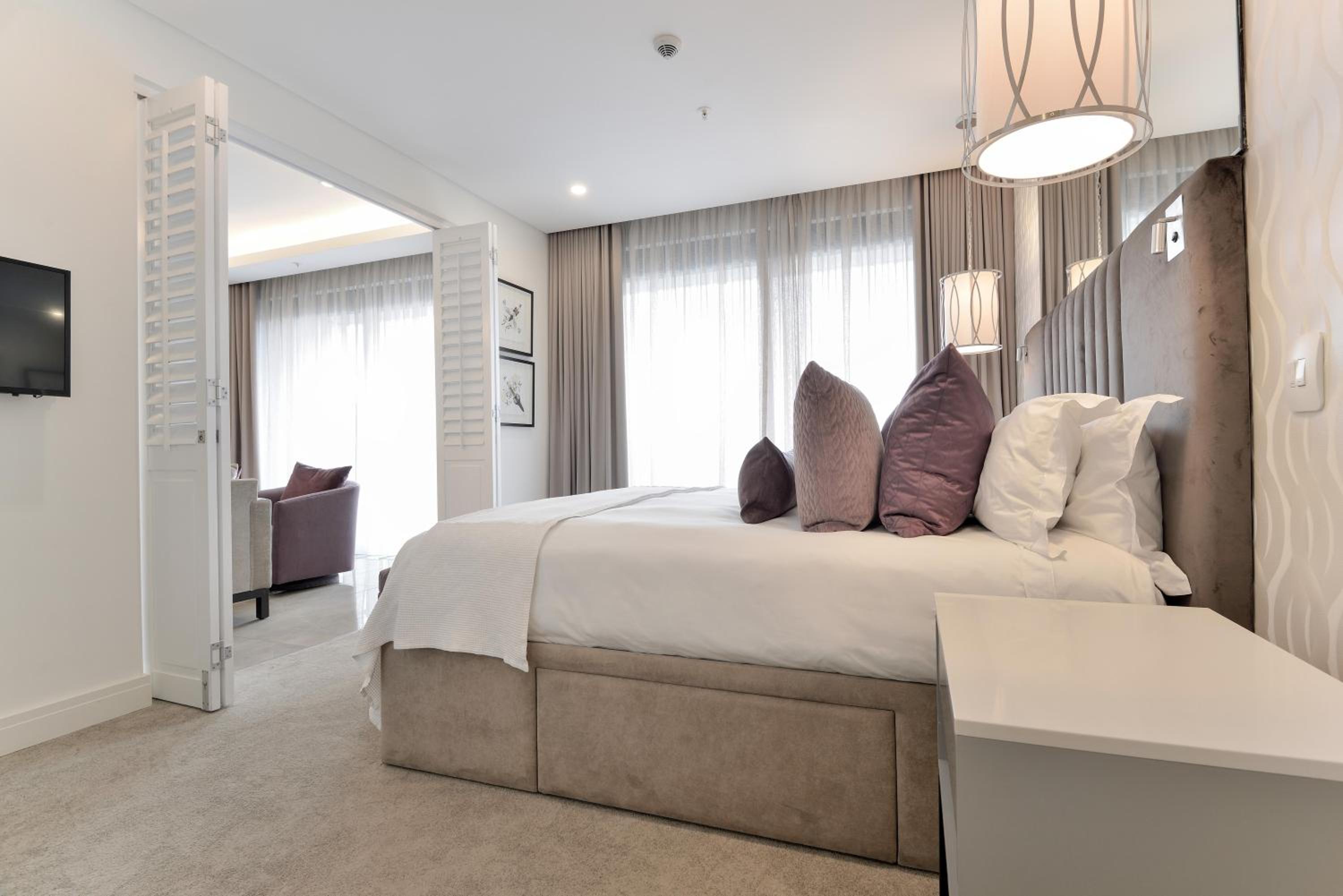 Deluxe, Apartment, King Bed