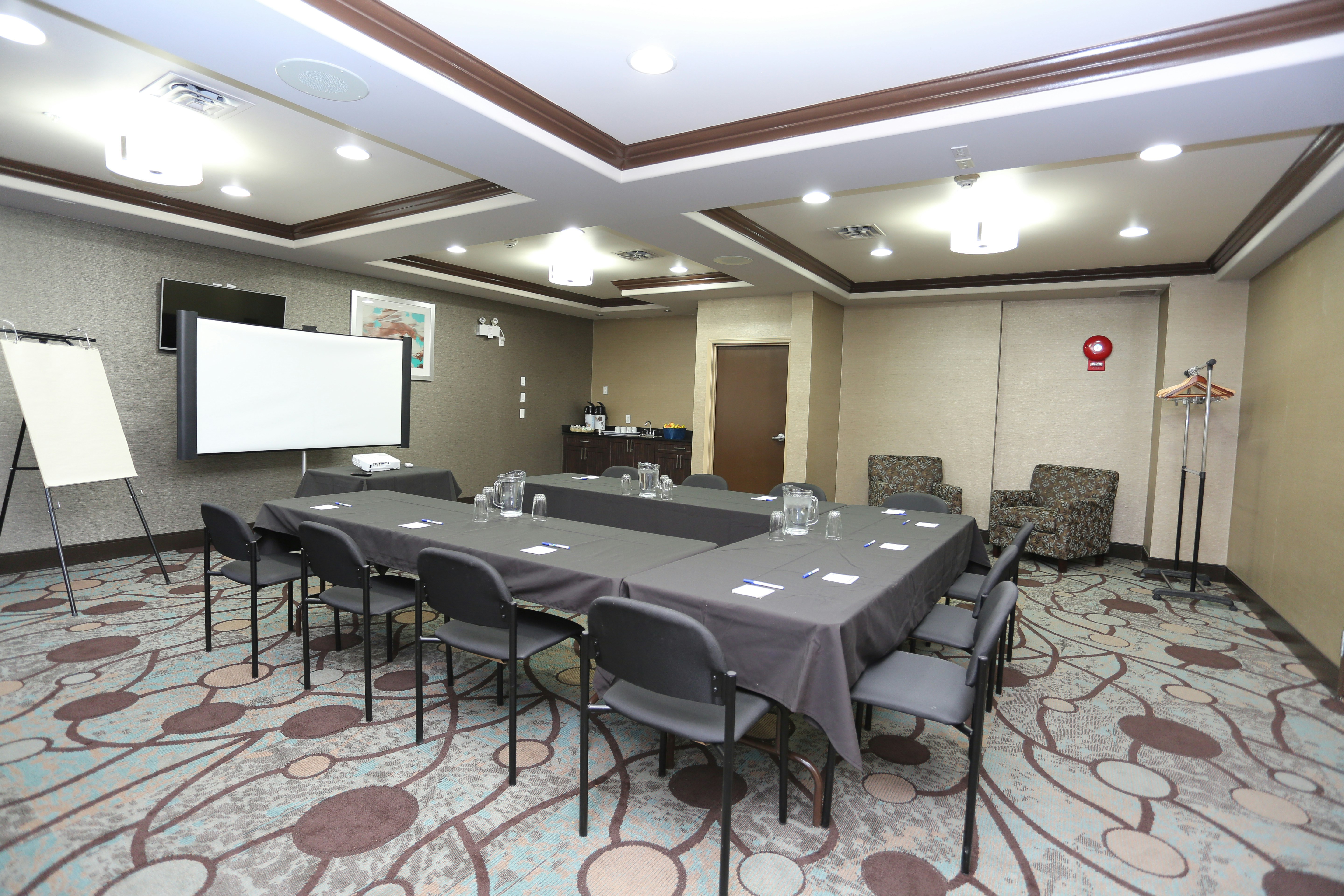 Holiday Inn Express Vernon 47/61