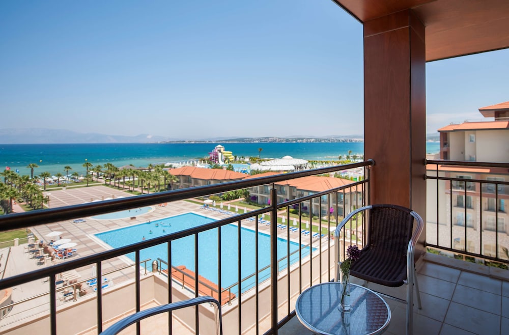 Radisson Blu Resort and Spa Cesme 11/82