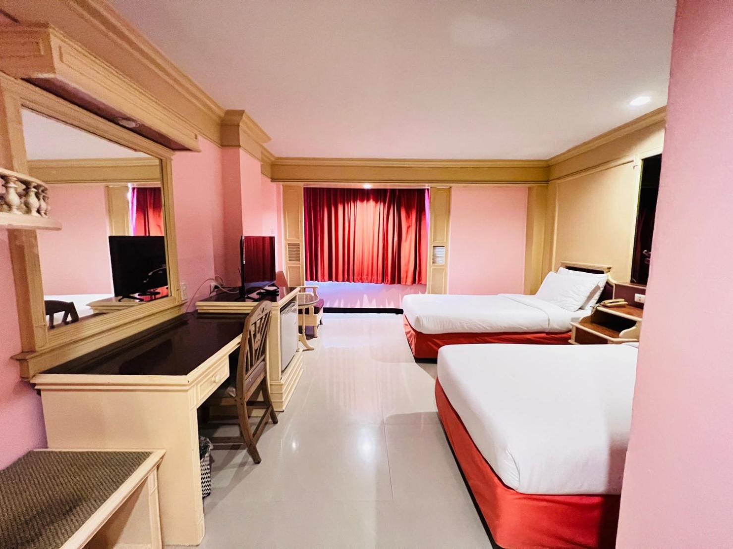 AA Hotel Pattaya 16/42