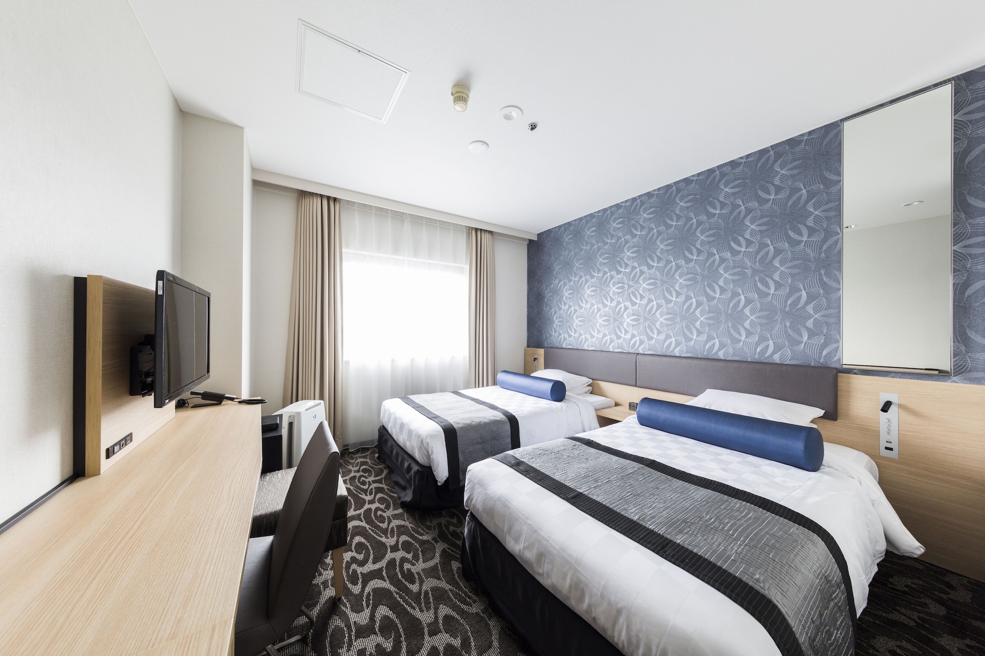 Hollywood, Superior, Twin Beds