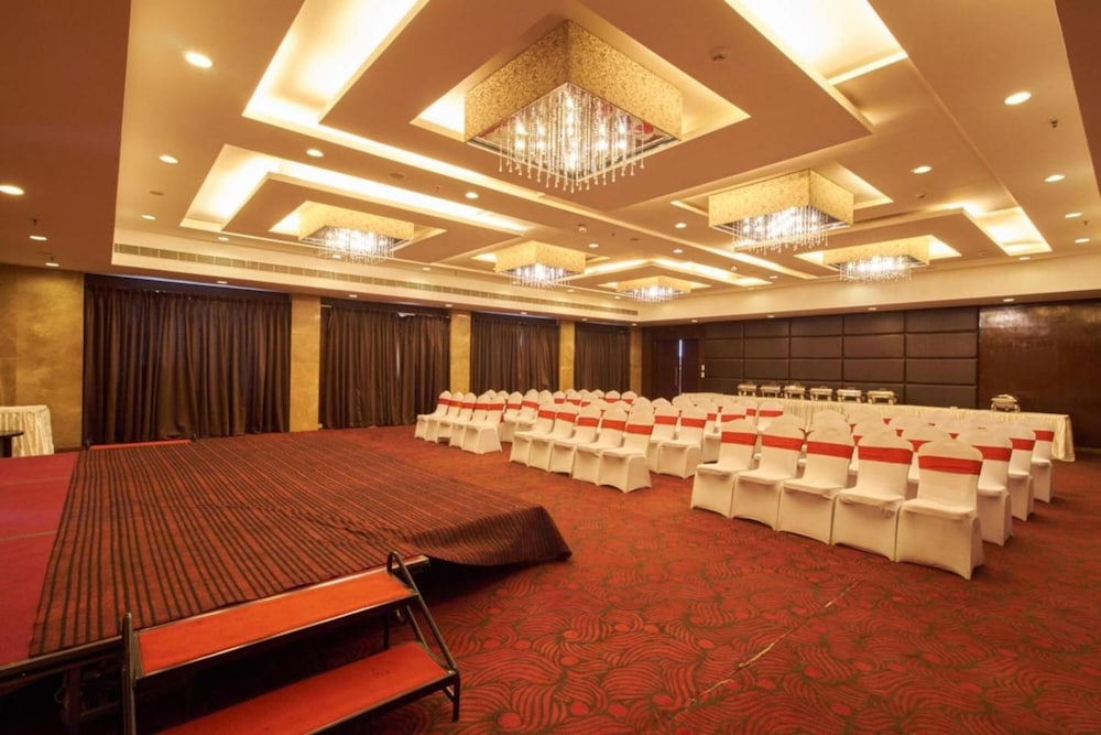 RNB SELECT BANJARA HILLS 44/45