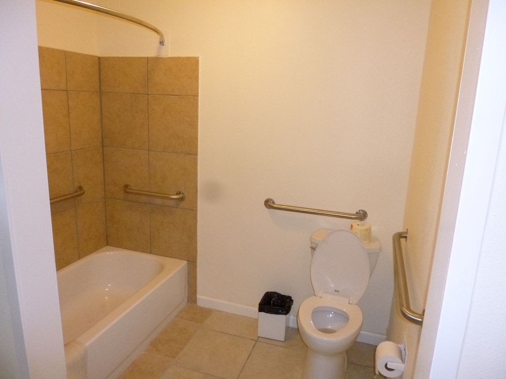 Alvin Extended Stay 62/62