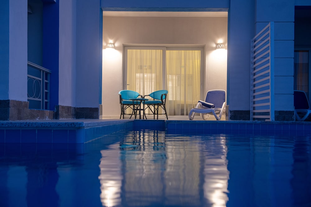 swimming pool spa