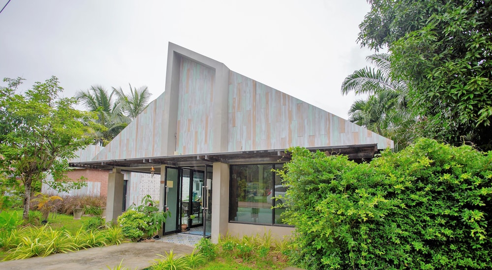 Amantra Lake View 6/72