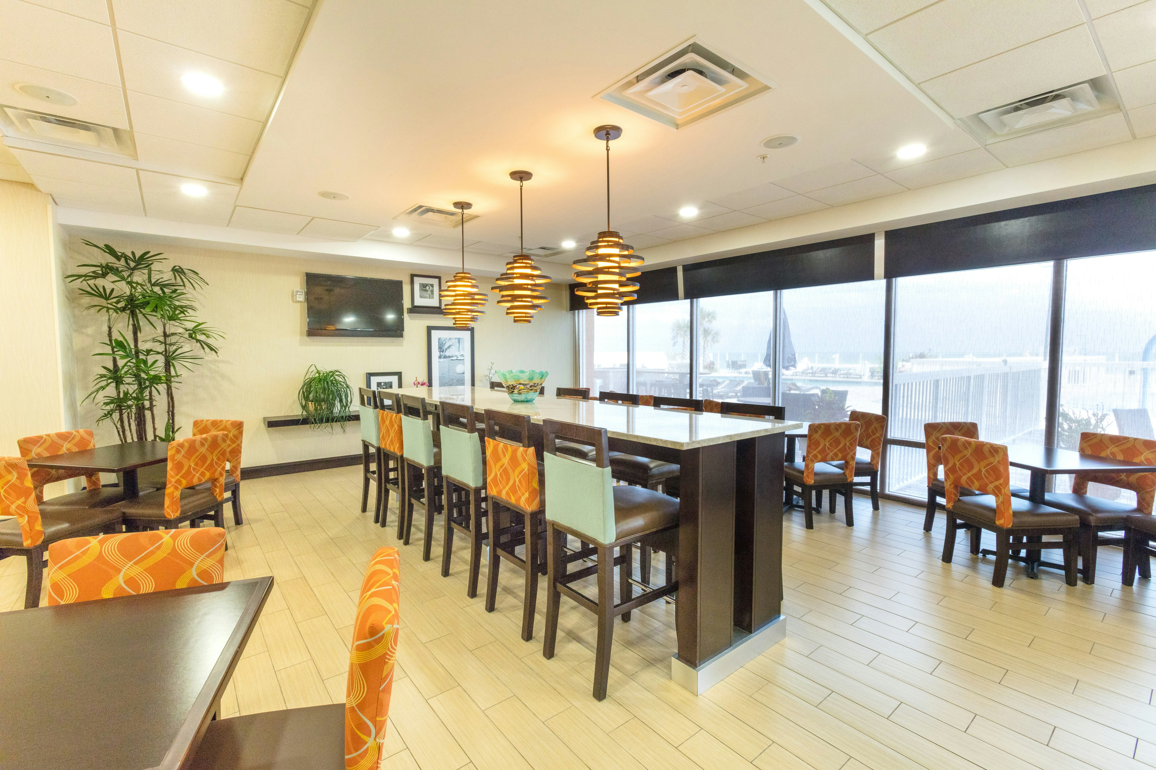 Hampton Inn Daytona Beach Beachfront 47/56