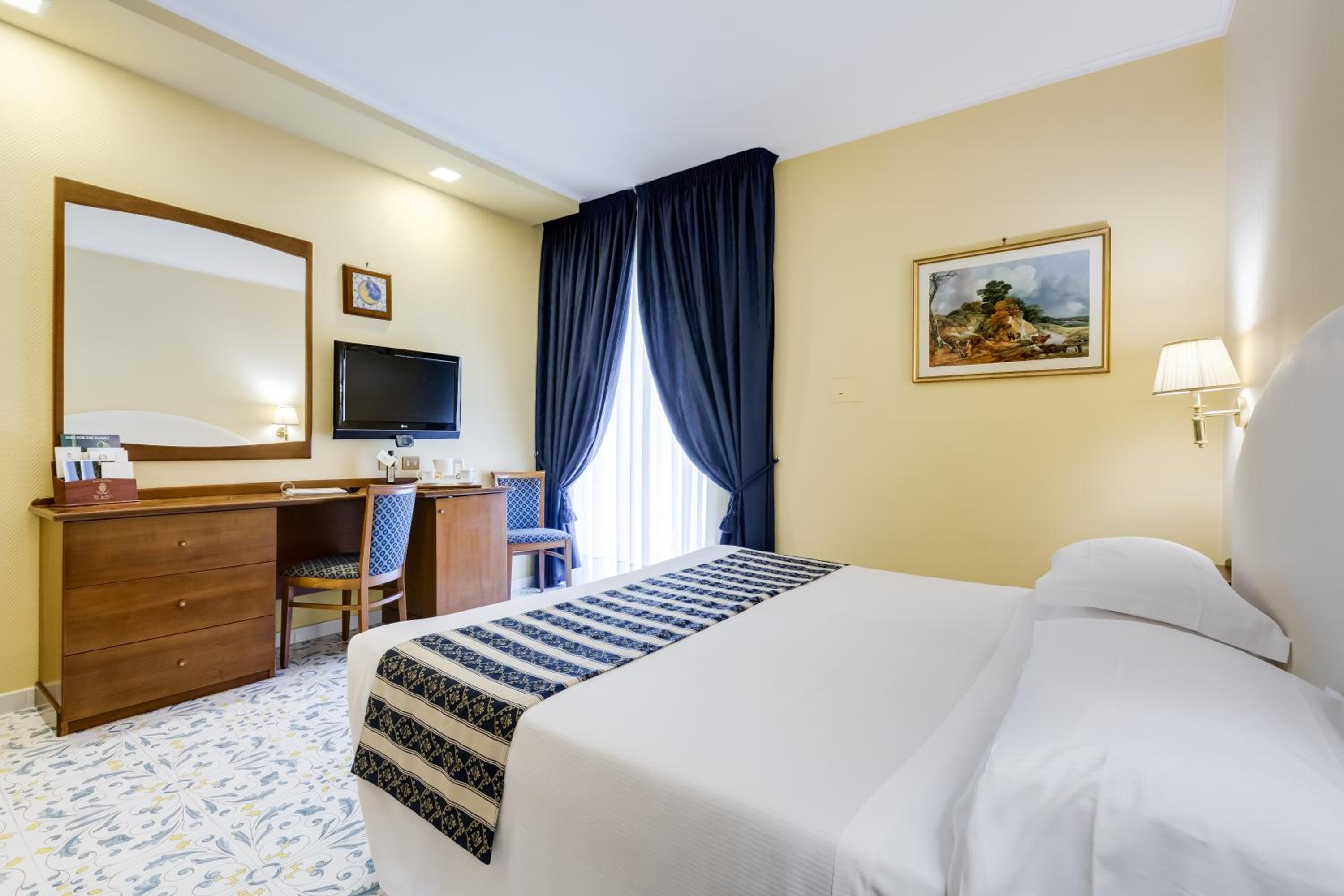 Room at Best Western Hotel La Solara, SORRENTO