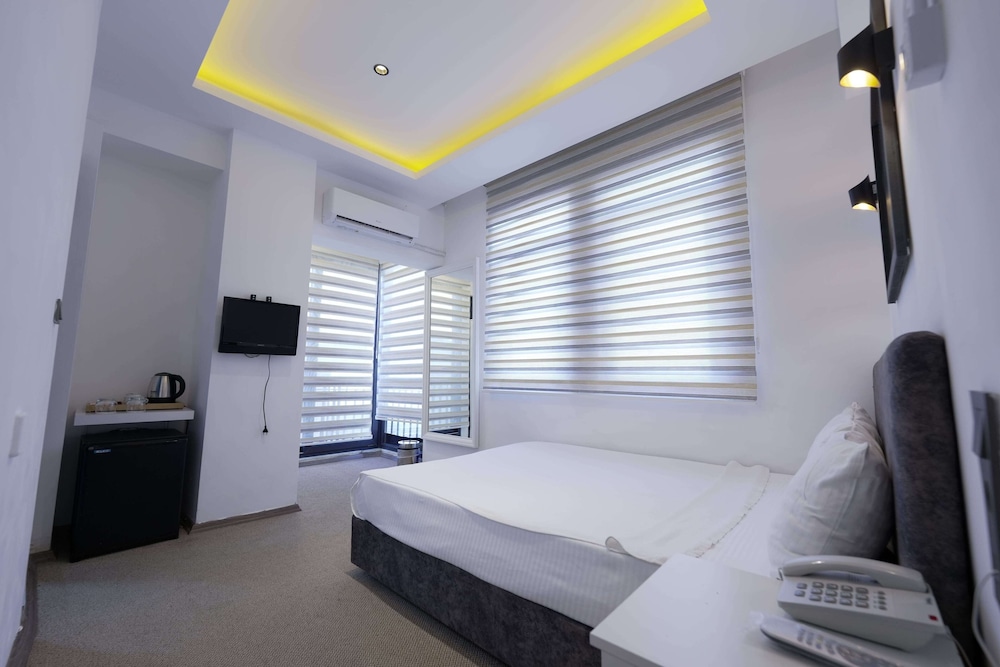 Olsen Hotels 15/48