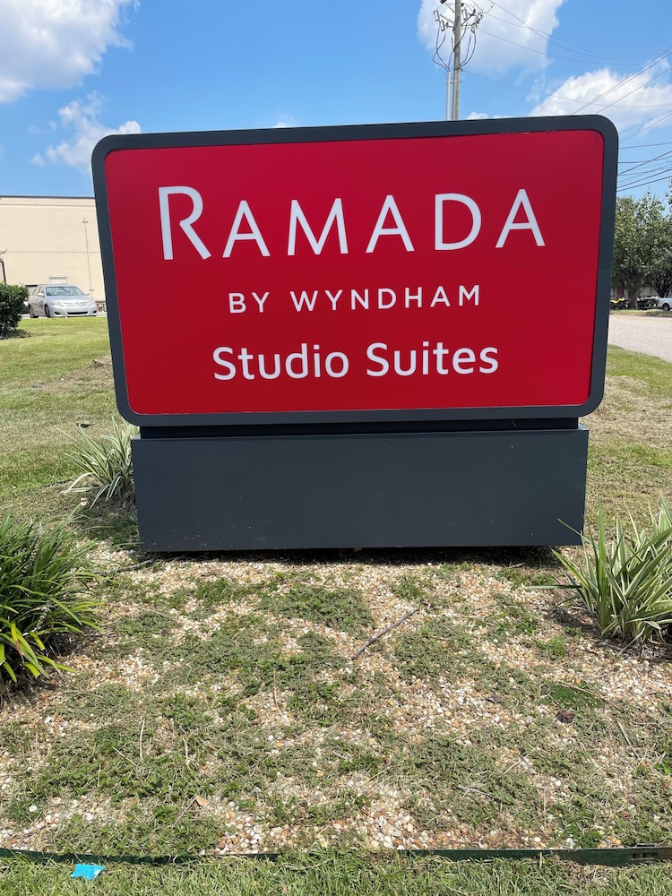 Ramada by Wyndham Studio Suites Dothan 1/35