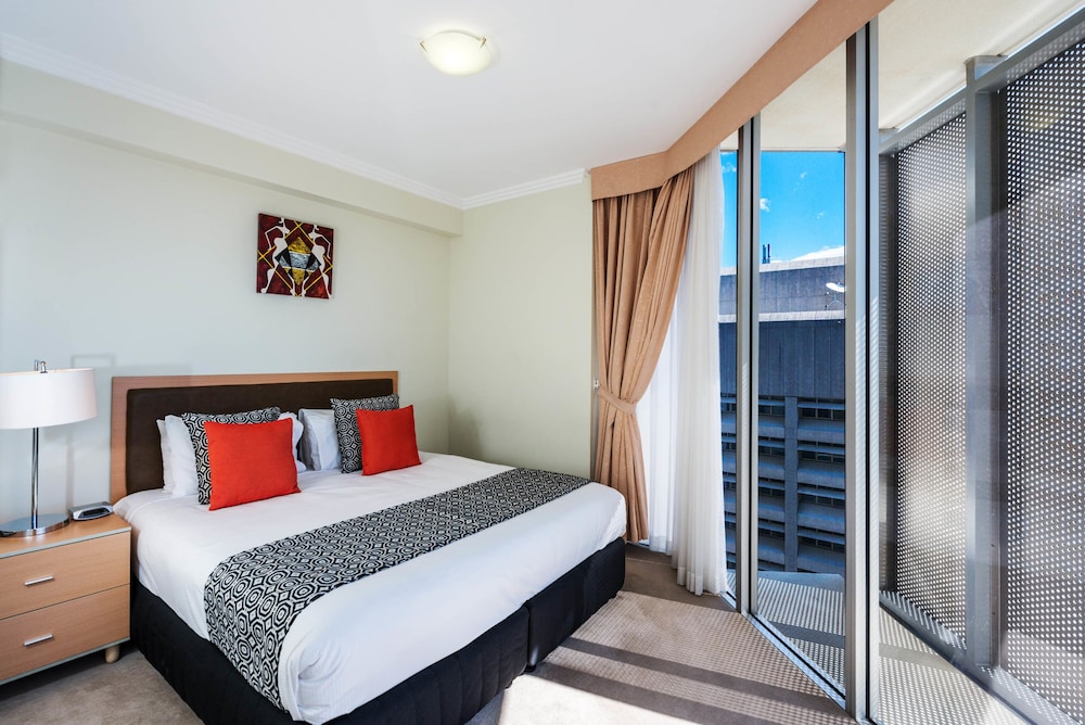 1 BEDROOM, RIVER VIEW