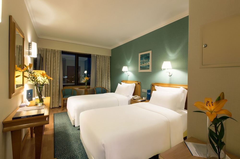 SANA METROPOLITAN HOTEL 13/65