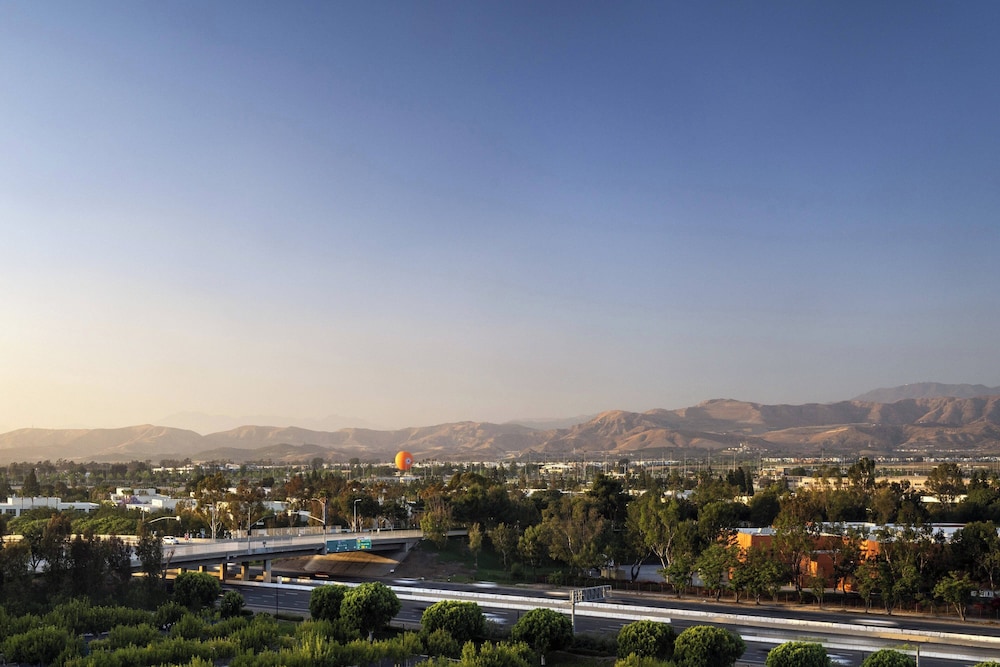 MARRIOTT IRVINE SPECTRUM 43/50