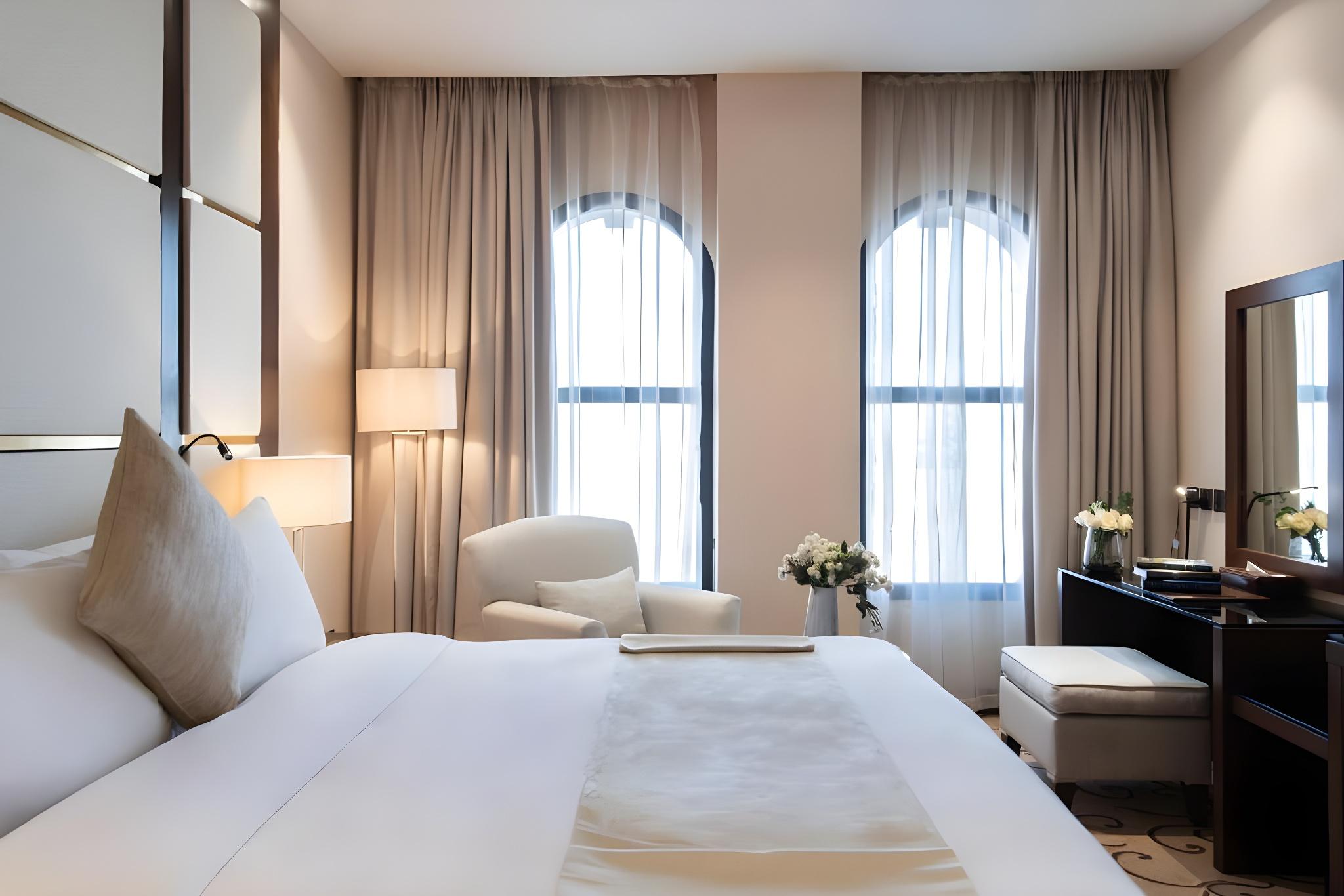 SUPERIOR ROOM KING BED