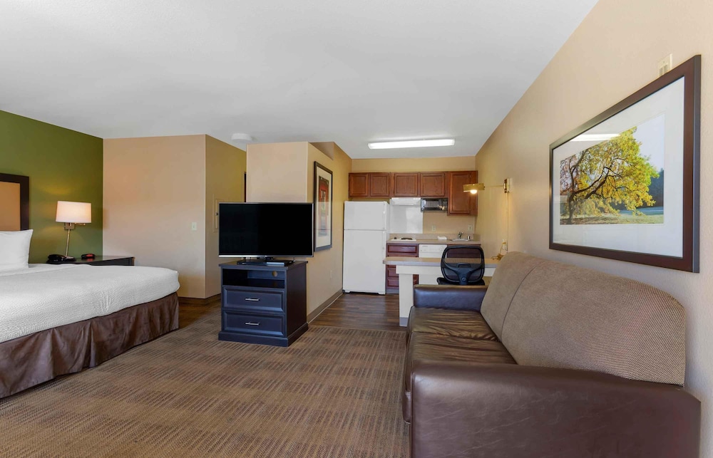 Extended Stay America Select Suites Phoenix Airport E Oak St 44/56
