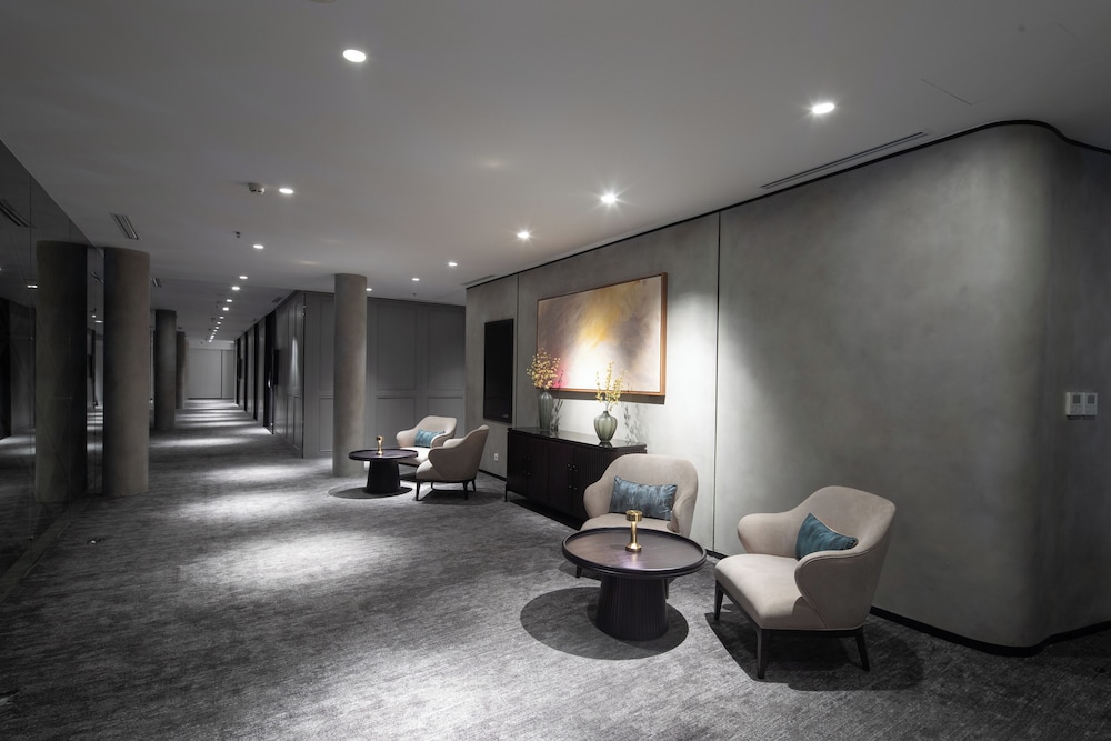 Morrissey Hotel Residences 32/60