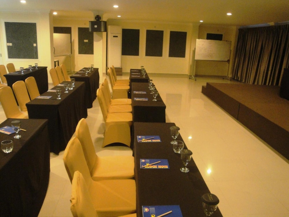 Ramayana Hotel 32/34