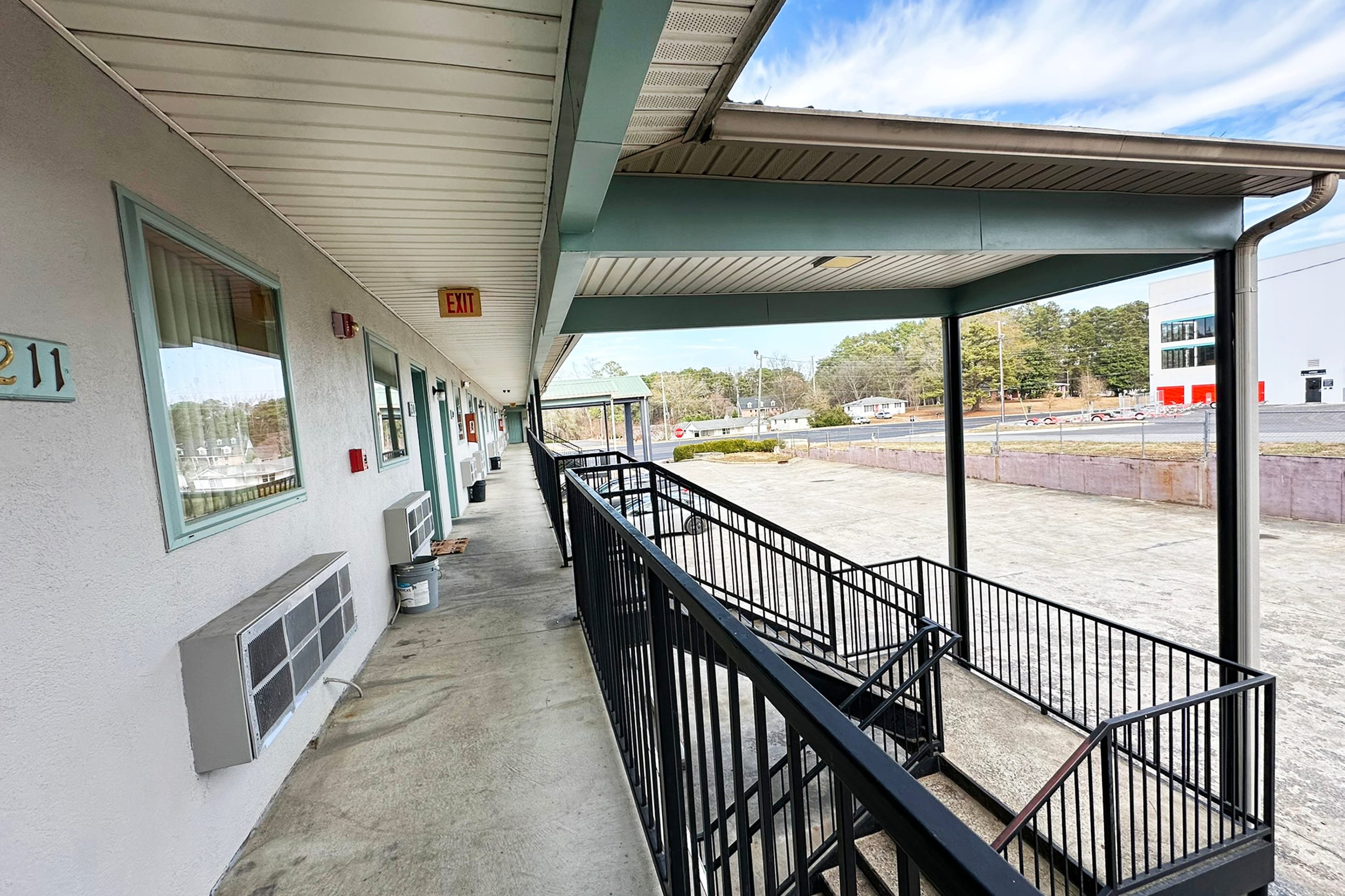 Garden Inn & Suites 3/17