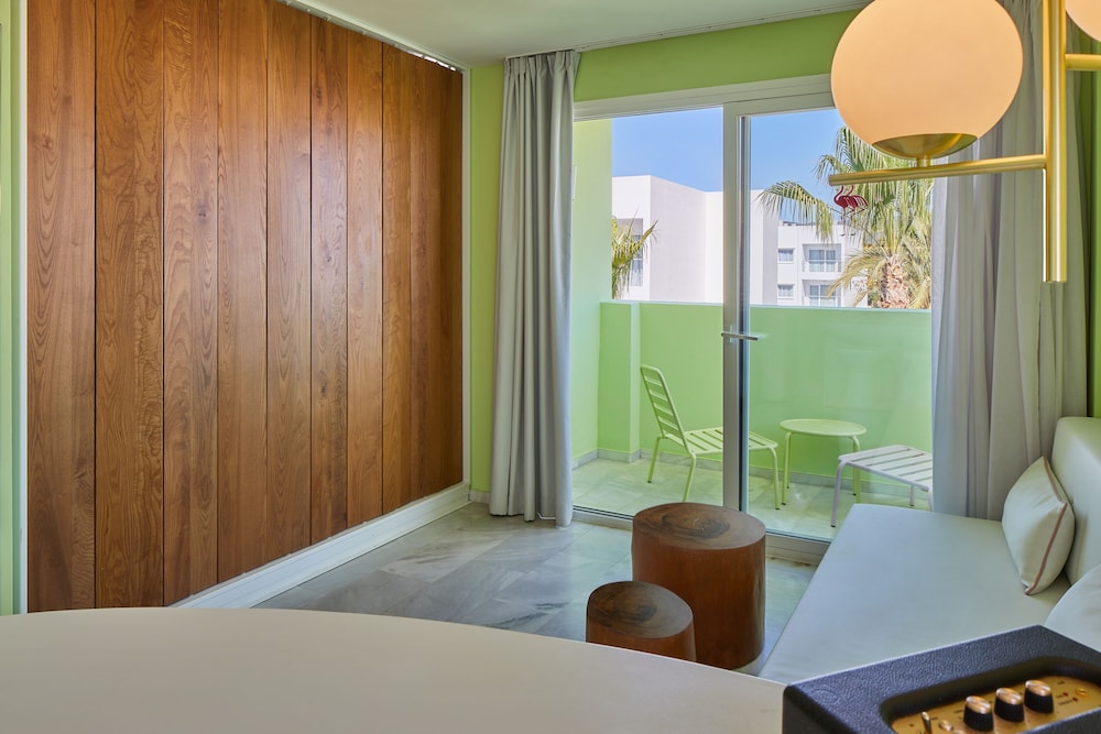 Tropicana Ibiza Coast Suites - Adults Only 15/50