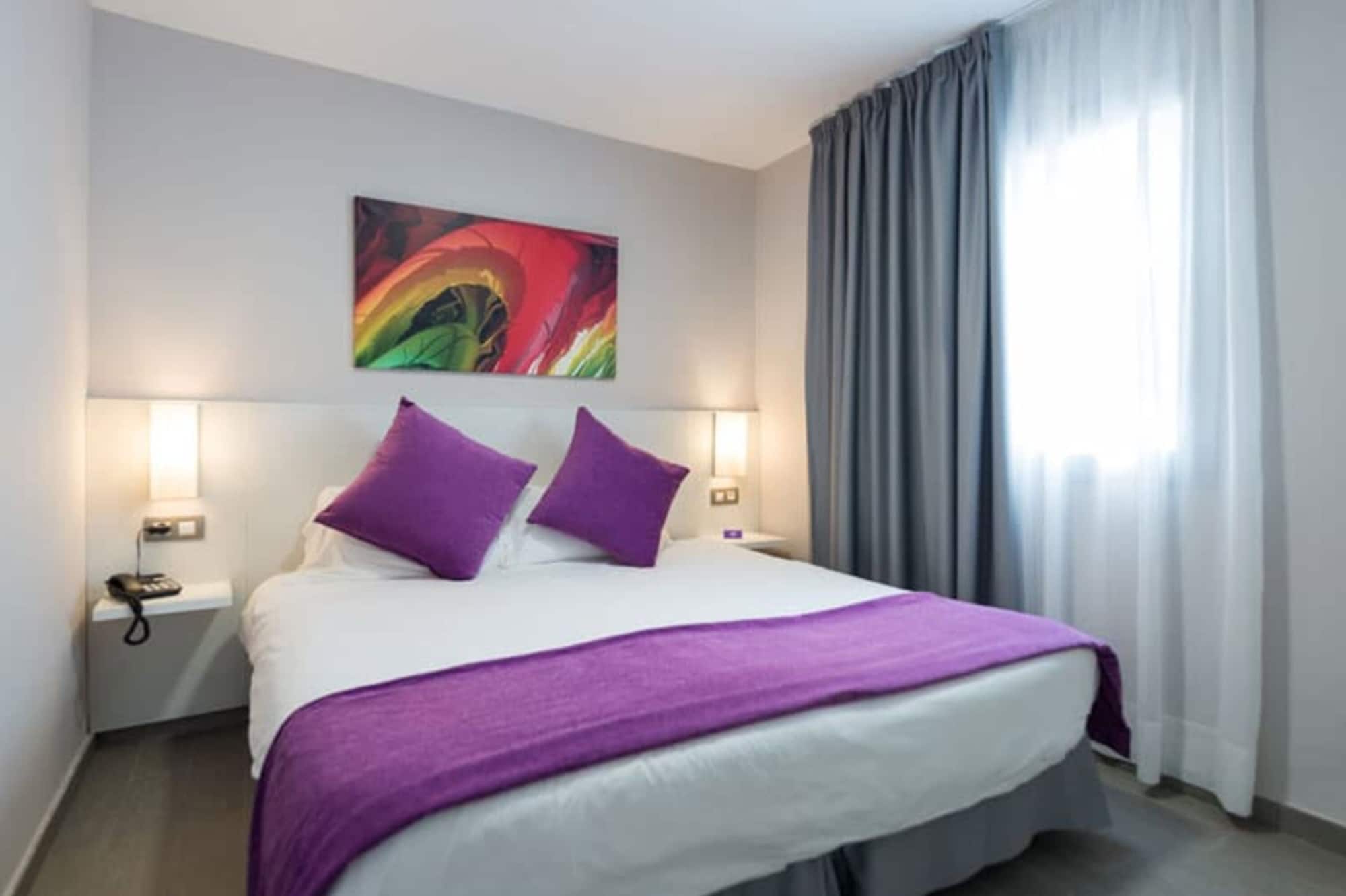 1 BEDROOM, APARTMENT, DOUBLE AND TWIN BEDS, POOL VIEW