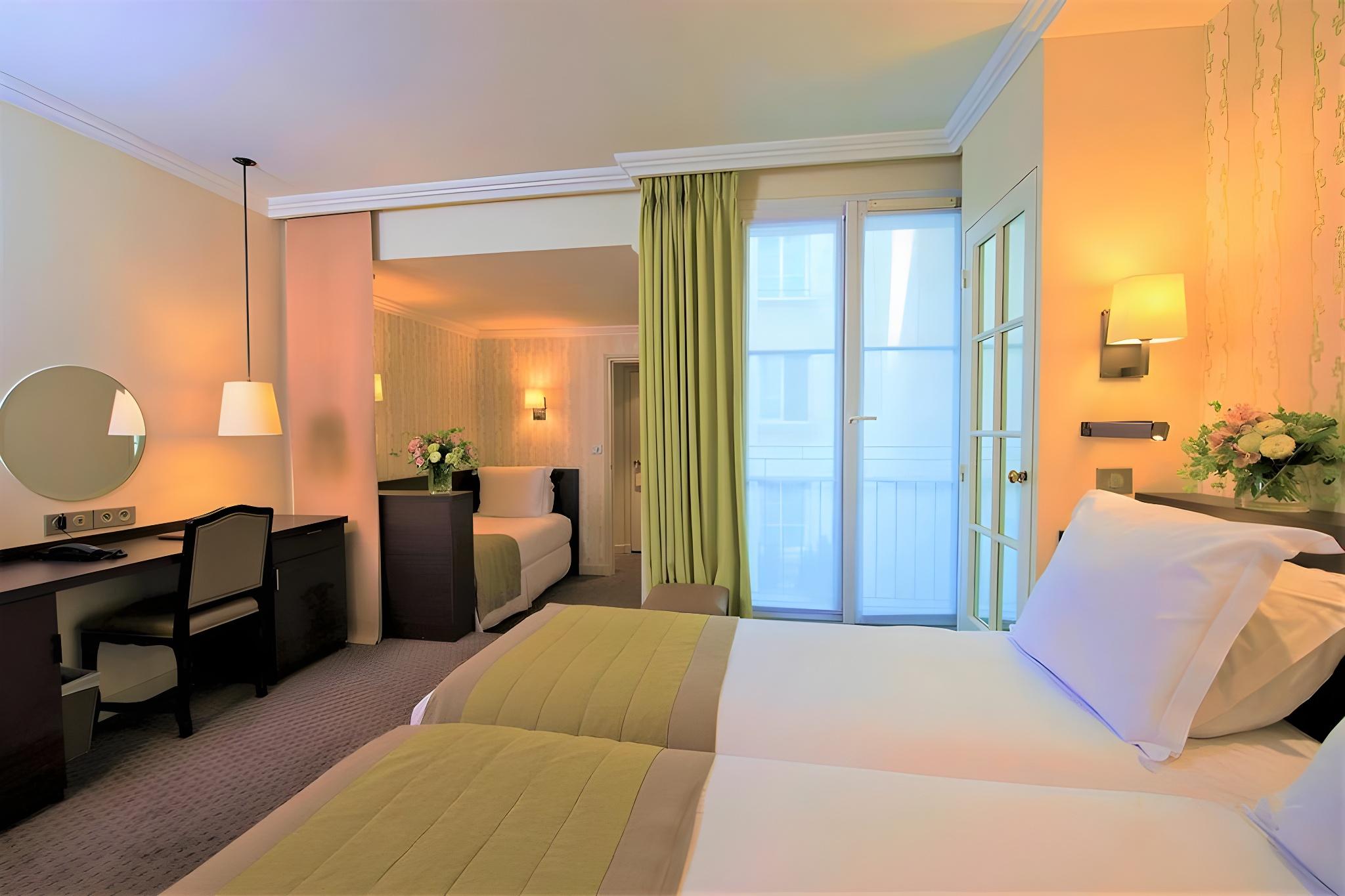 Classic, Triple, Queen Bed
