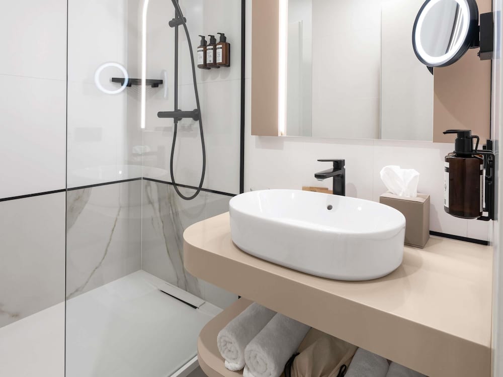 غرفة سوبيريور بسرير مزدوج مع أريكة، Movenpick Hotel Budapest Centre 7/7